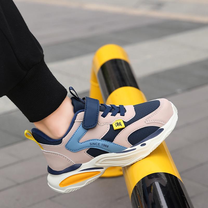 Boys shoes 2025 autumn and winter leather classmates boys sports shoes middle and older children running shoes children's sports shoes tide