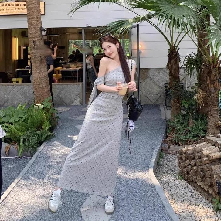 Premium gray diagonal neck off-the-shoulder dress, summer drape niche design polka dot waist slim temperament dress