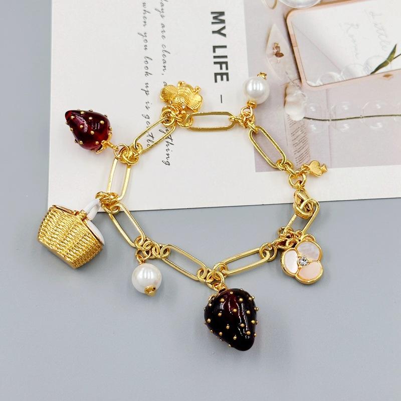 High Sense Fashion Commuter Bracelet K Pastoral Plant Strawberry Basket Bee Zircon Clover Bracelet