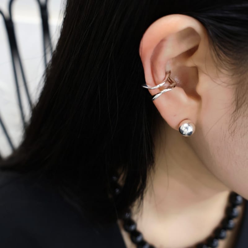 APIOH SILVER BALL EARRING