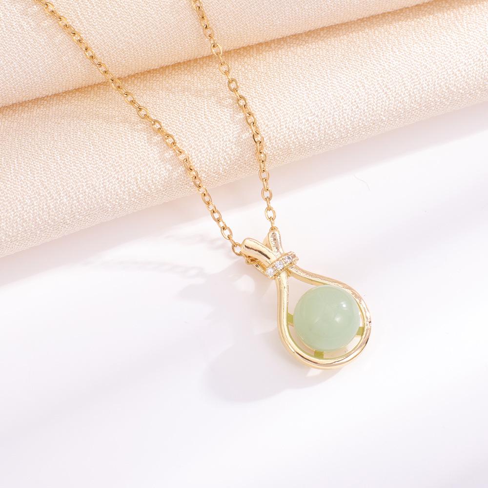 Hetian Jade Pendant Necklace: Lucky Bag Design for Women - Elegant and Versatile Clavicle Chain