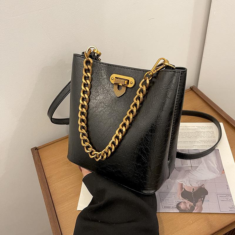 

Ретро сумка-ведро женская 2025 новая универсальная сумка-мессенджер на цепочке для поездок на работу высокого класса из двух частей чёрный