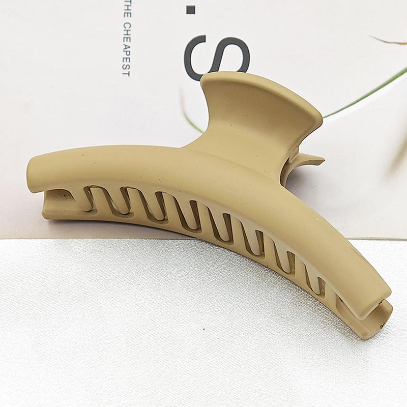 Curved Metal Shark Clip Woman Geometry Metal Hollow Hair Claw  Solid Color Ponytail Hairpin Light Luxury Hair Accessories