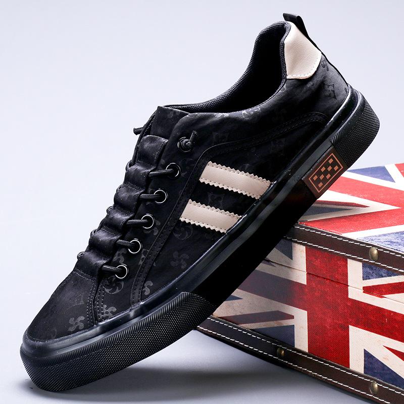 Neue Herrenschuhe für den Frühling Elastische Riemen Vielseitig Atmungsaktiv Board-Schuhe Herren Freizeitschuhe Low Top Flache Schuhe