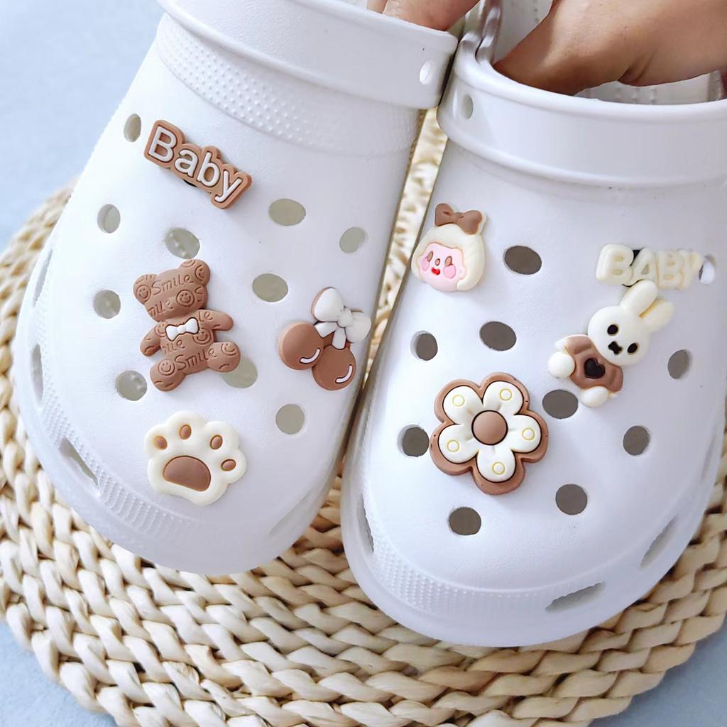 New Matching Hole Shoe Jewelry DIY Cartoon Brown Bear Rabbit Set Soft Glue Shoe Buckle Shoe Flower
