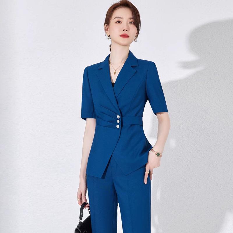 Set Elegant de Costum Albastru Slim Fit pentru Femei - Colecția de Vară 2024