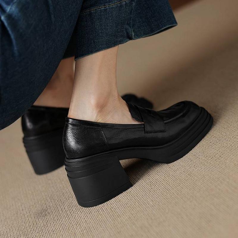 New women's gauntlet sheepskin loafers rubber platform non-slip large size women's shoes round head leather four-season single shoes