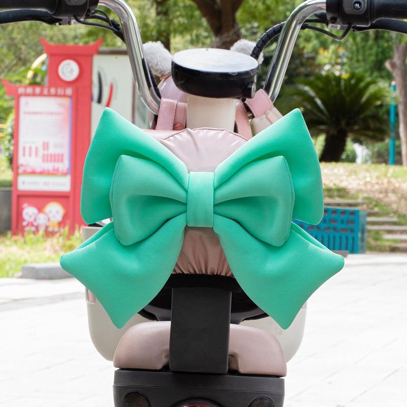 Niedliche Schleife Elektrofahrzeug Dekoration Helm Stoff Satinband Schleife Helm Dekoration Motorradhelm Zubehör