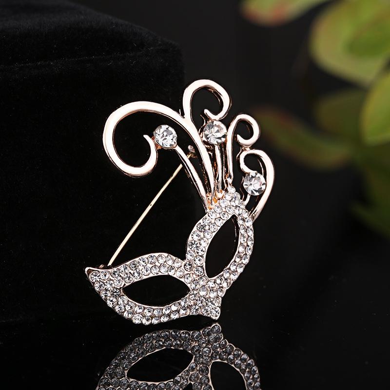 Fashion Rhinestone Fox Mask Enamel Brooches For Women Clothing Coat Jewelry Accessries Gifts