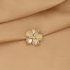 Gold beads small daisy flower brooch green leaf pearl pin niche high sense temperament suit corsage clothing accessories