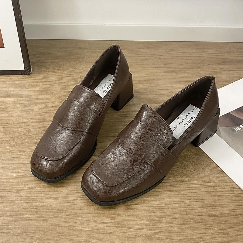 Fekete mokaszin szögletes orral lusta egypedálos vastag magas sarkú kis bőr cipő sokoldalú francia Mary Jane egysoros cipő női közepes sarok