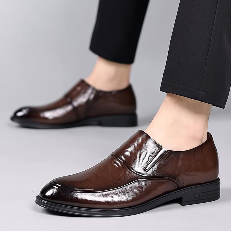 Chaussures en cuir pour hommes Chaussures d'affaires pour hommes Chaussures décontractées à la mode Chaussures de mariage à une pédale