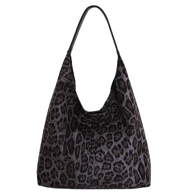 Leopard print bag women's large capacity 2025 new autumn and winter leisure shoulder mother and child bag versatile work commuter tote bag