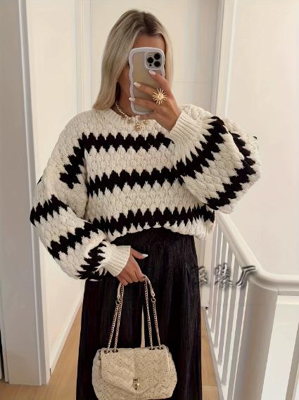 Autumn and winter women s knitted jumper striped European and American independent station hot-selling trend loose sweater S