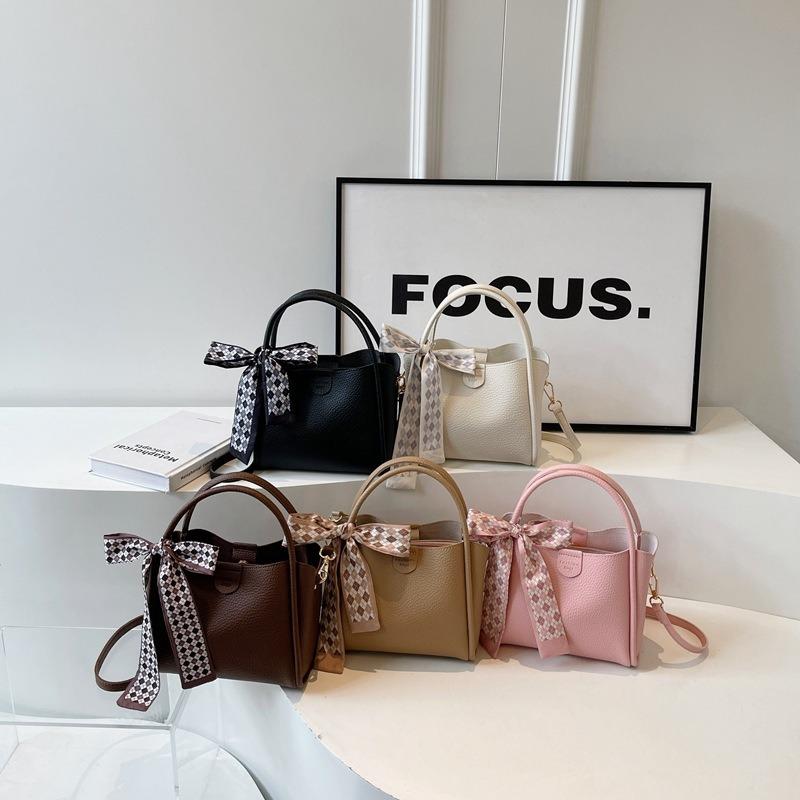 Hand carry commuter bag women's new high-end shoulder bag versatile silk scarf bucket bag messenger bag