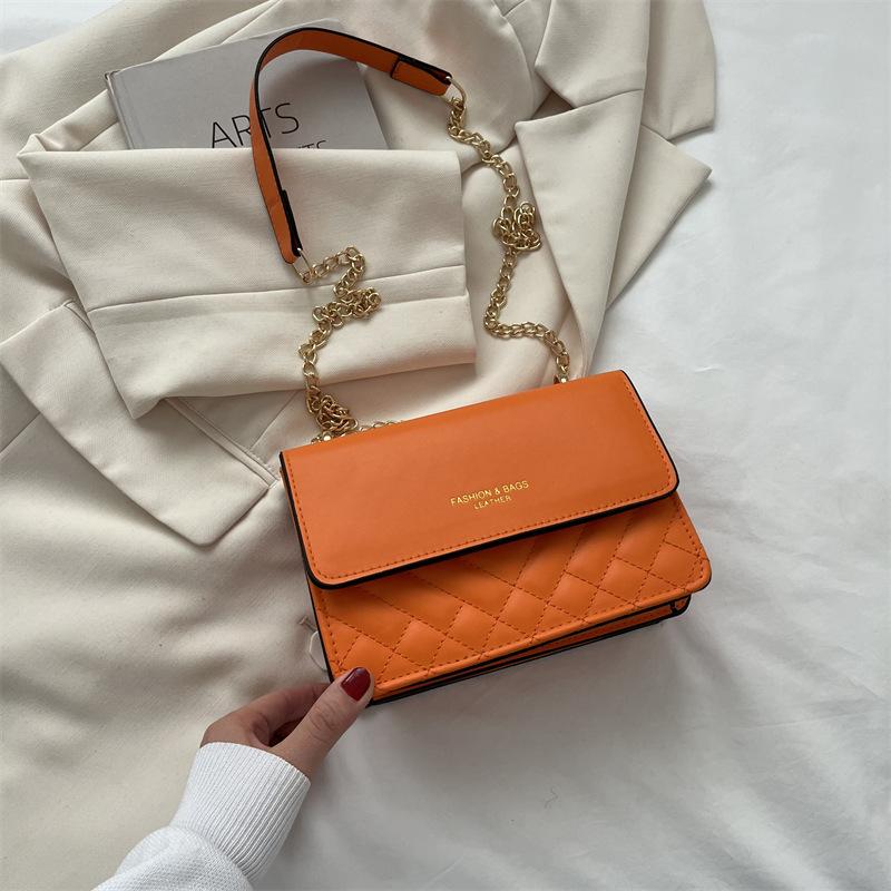 

Solid color texture simple fashion shoulder messenger bag 2025 summer new foreign style casual bag small square bag women s tide оранжевый