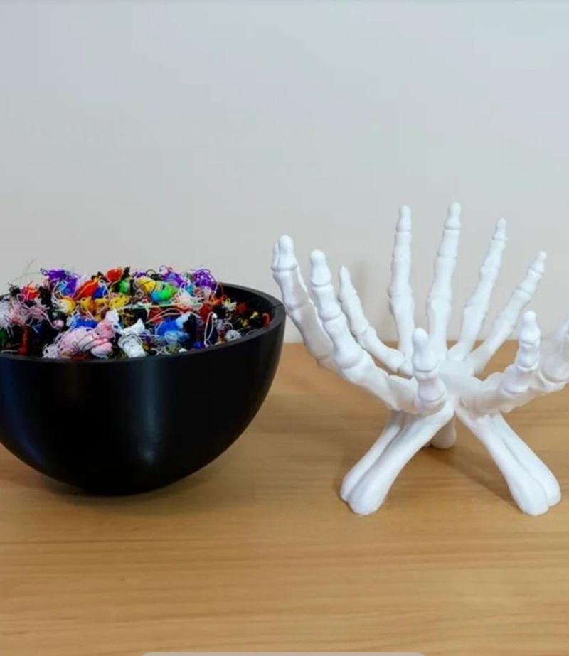 Skeleton Hands Bowl 3D Printing Halloween Skull Bowl Home Decoration Spooky Halloween Decorative Bowl Held by Skeleton Hands