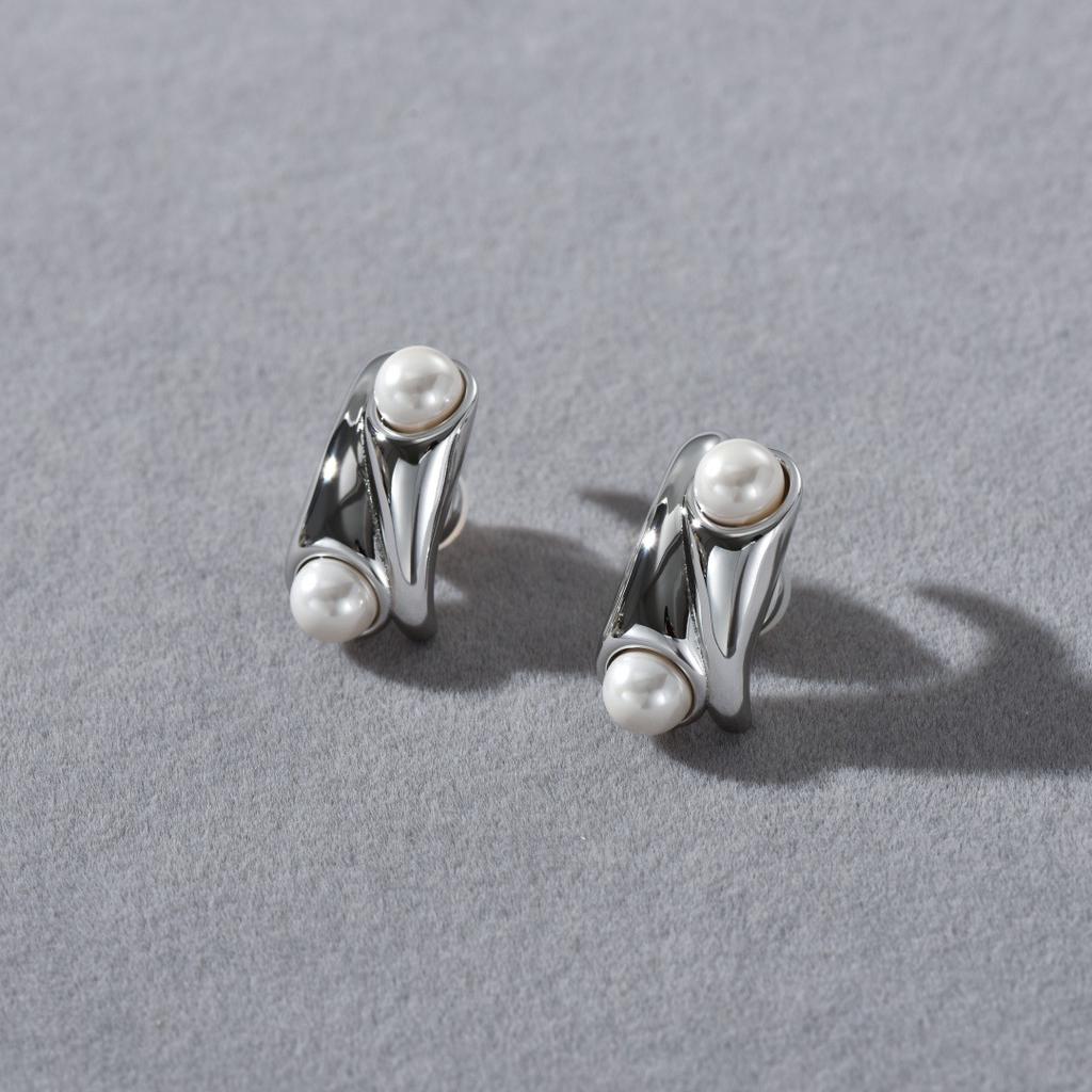 Niche Fashionable Texture Copper Plated Platinum Inlaid Pearl Earrings S925 Silver Needle Stud Earrings, Unique Personality Earrings