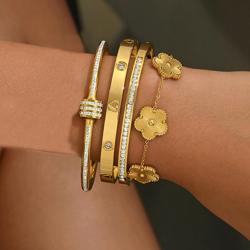 Lucky Star Jewelry Women's Gold Stainless Steel Clover Lucky Bracelet Fashion Girls Titanium Steel Plated Waterproof Sparkling Zircon Bracelet Bangle