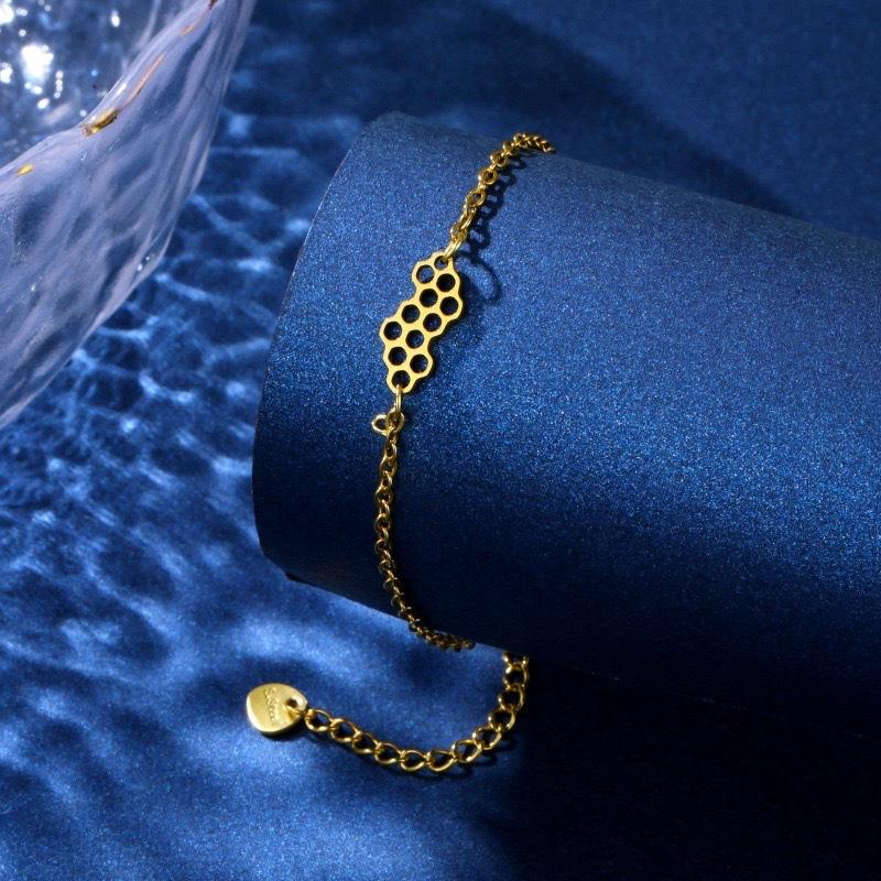 Hollow Out Flower Honeycomb Sun Star Design Smooth Personality Bracelet