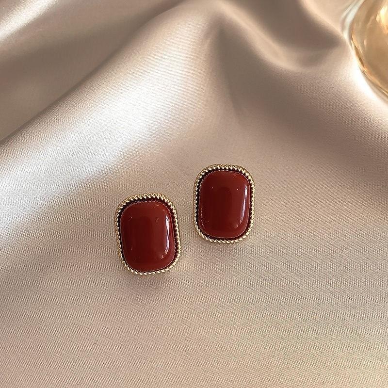 Maillard Coffee Color Amber Earrings Women's Autumn and Winter High-end Commuter Style Earrings Light Luxury Niche Design Earrings