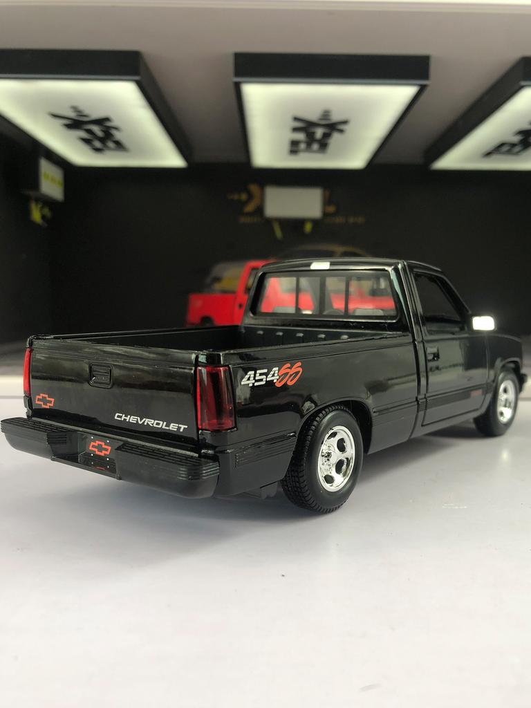 Maisto 1:24 1993 Chevrolet 454 SS Pick-up car model, zinc alloy metal decoration, collectible gift car