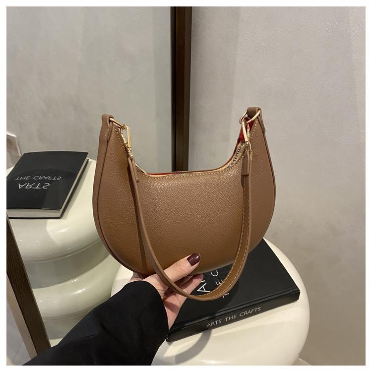 Women's Spring 2025 Crescent Underarm Bag: Stylish, Simple, and Unique Shoulder Bag for Commuting