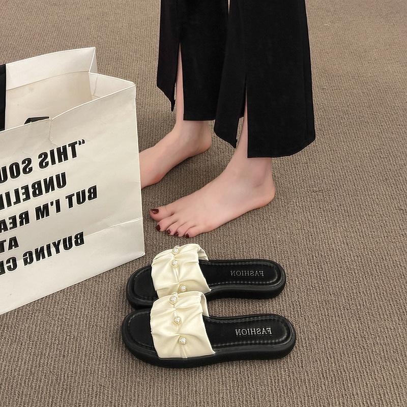 Slippers women's summer wear 2025 new fashion thick-bottomed muffin sandals Internet celebrity super fire beach folds