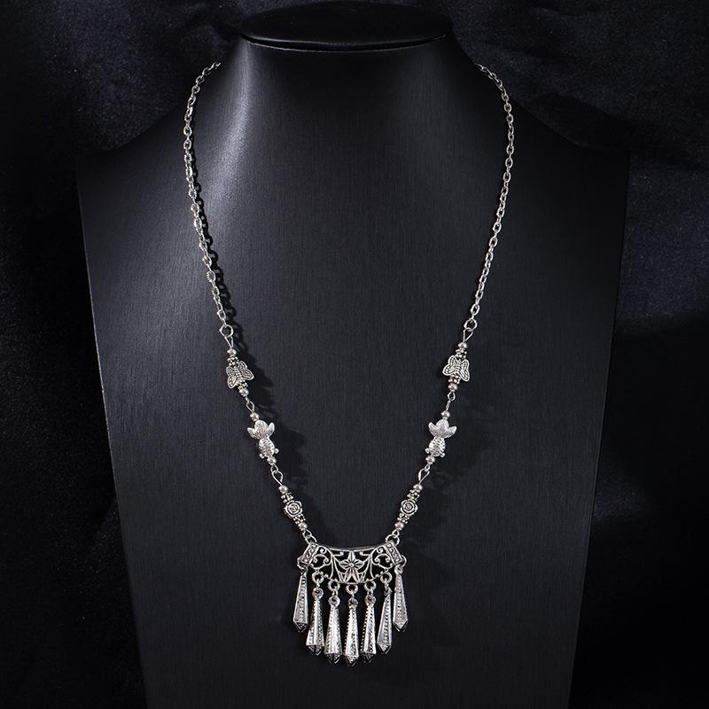 Retro Ethnic Portrait, Coin Tassel Necklace, New Chinese Exotic Collarbone Chain, Miao Jiang Girl Neck Chain