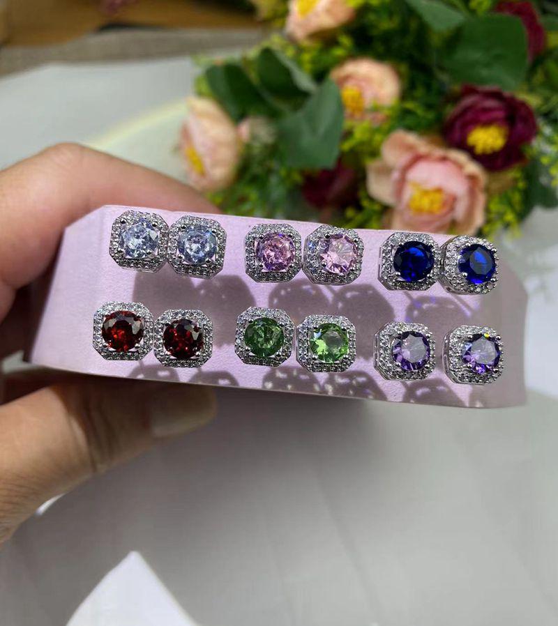 Europäische und amerikanische Halskette mit quadratischem Anhänger aus Kupfer mit Zirkonia - modisches und exquisites Damenaccessoire