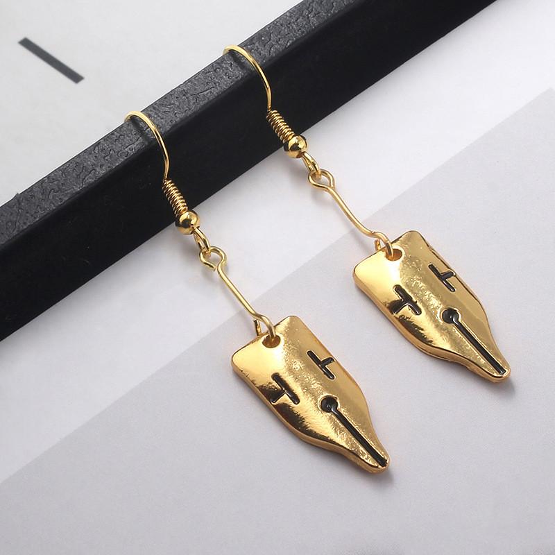 Bizarre Jojos Adventure Alloy Earrings With Electroplated Finish For Cosplay
