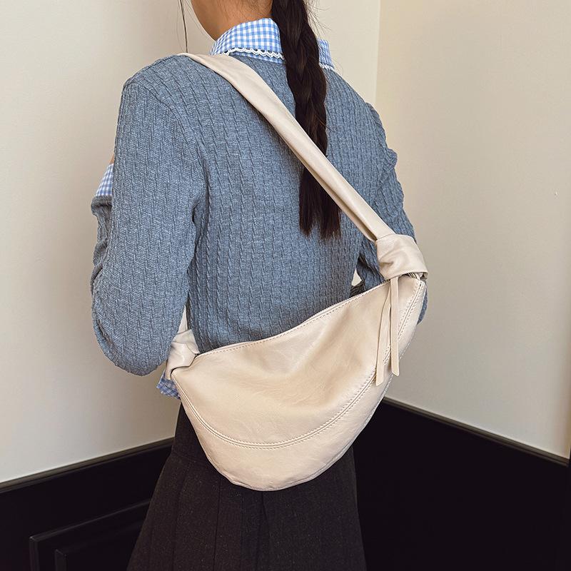 Niche design bag women's large capacity autumn and winter retro shoulder messenger bag commuter dumpling bag