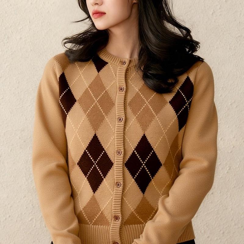 Plus Size Diamond Pattern Khaki Knit Cardigan - Round Neck, Long Sleeve