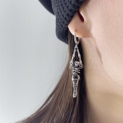 1pcs Skull Dangle Hoop Earrings for Women Girls Creative Fishtail Skeleton Earrings Halloween Jewelry Party Accessories