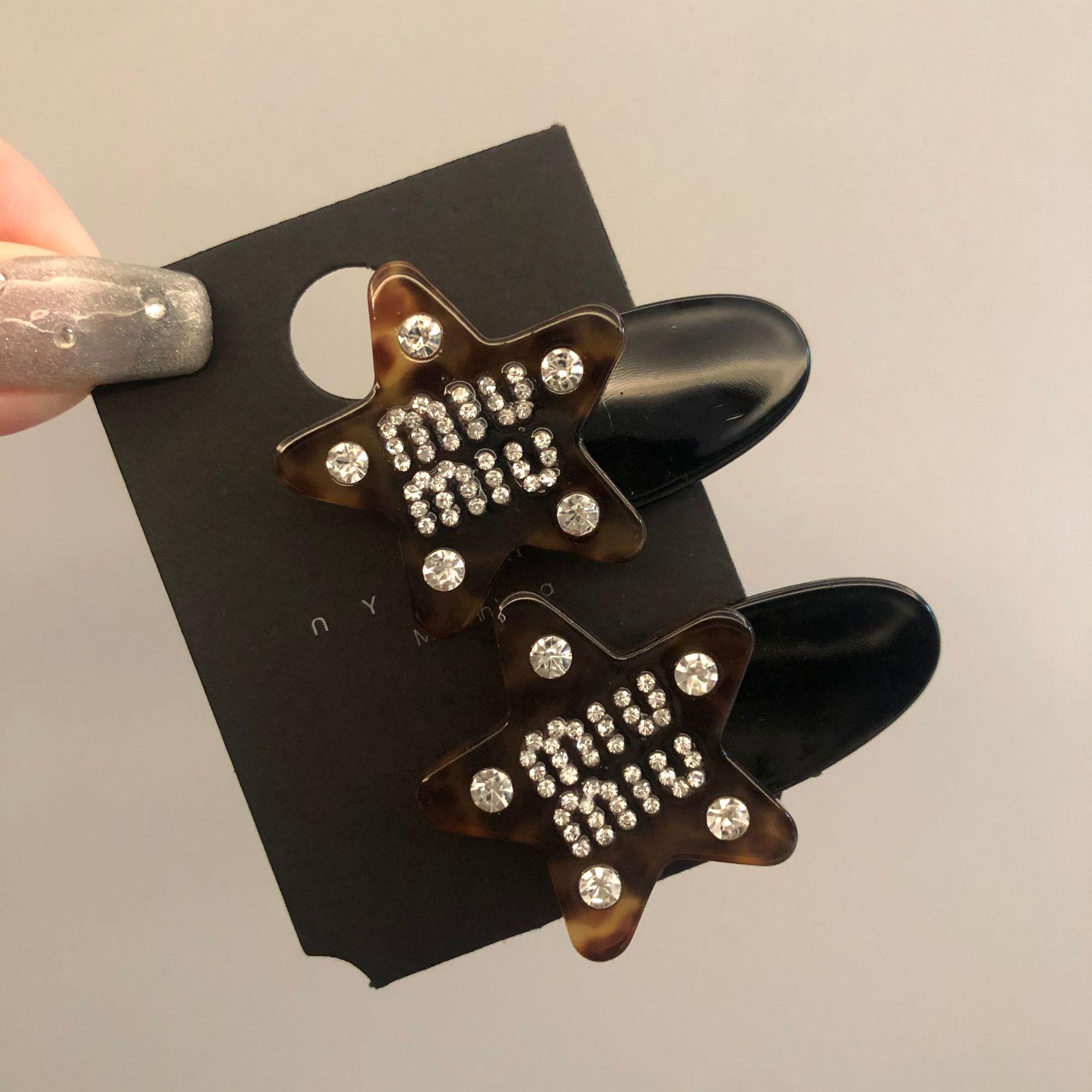 

Знаменита ацетатна шпилька для волосся з кристалами та любовним листом - Вишукана шпилька-качка для жінок