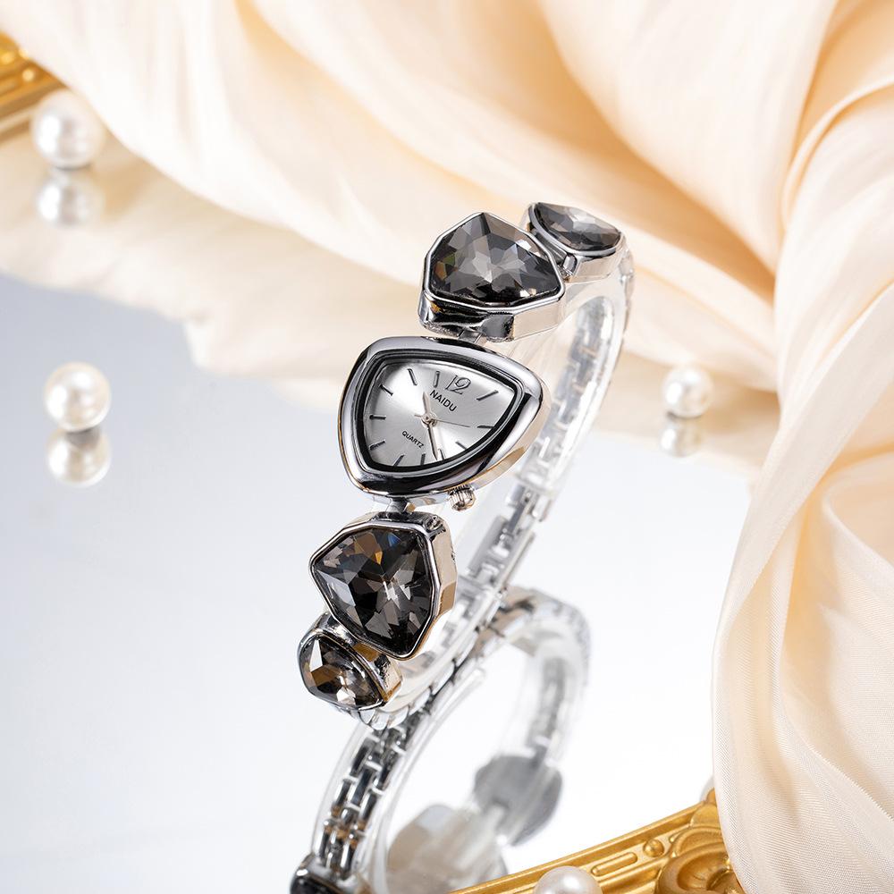Irregular Design Versatile Women'S Watch Light Luxury Niche Color Special-Shaped Diamond-Encrusted Fashion Bracelet Watch