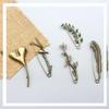 5 Pcs Decorative Pins Safety Pins Steel Lock Pins Vintage Alloy Brooches Large Bronze Pins for Dressing Up Shawls Wraps Skirts Scarf Blankets Hats