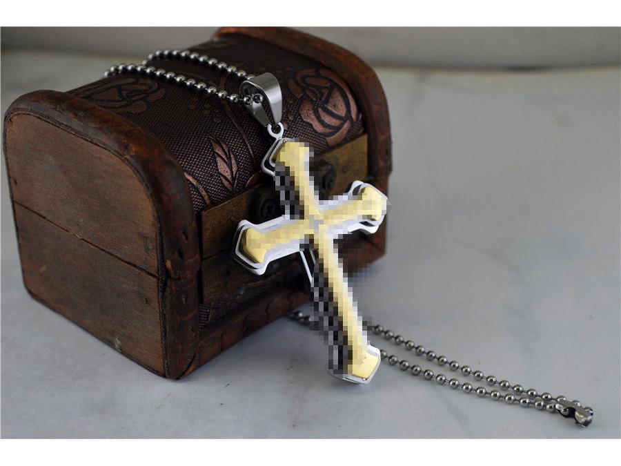 Colar Pingente Europeu e Americano Retrô de Três Camadas Cruz Aço Titânio N1079