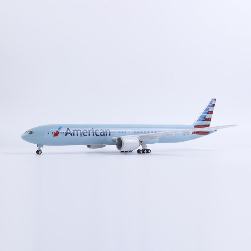 1:157 Scale 47cm B777 Air American Airlines Aircraft Model With Light and Wheel Resin Airplane Collection Display Ornament