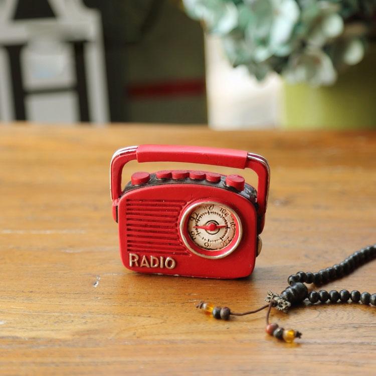 Miniature Vintage Nostalgic Resin Sewing Machine Mailbox Red Bus RadioTelephone Phonograph Decoration Cute Mini Resin Ornaments