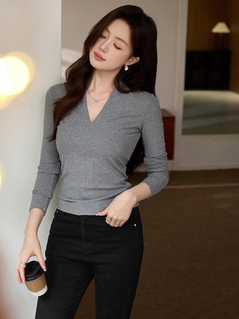 Top Choice Elegant Deep V-neck Long-Sleeve Women's Slimming T-shirt for Autumn 2026