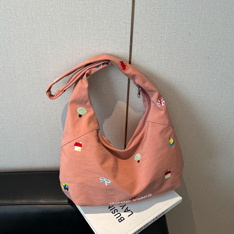 Korean version ins wind large capacity shoulder bag nylon messenger bag embroidery commuter lazy wind dumpling bag versatile bag