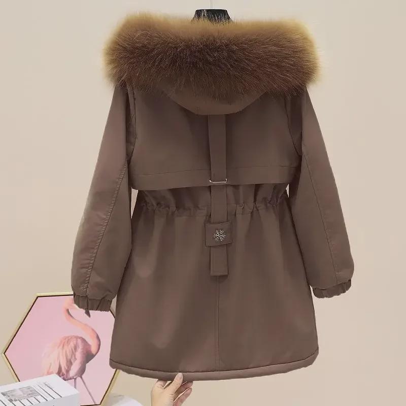 

Женская меховая парка с капюшоном 2024 года: Пальто средней длины из плотного бархата с завязкой на талии 2XL, recommended for 135 to 150 jin