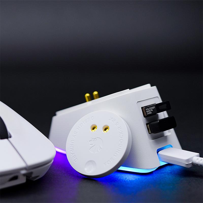 Pro bezdrátové nabíjení myši Logitech Qi modulová základna