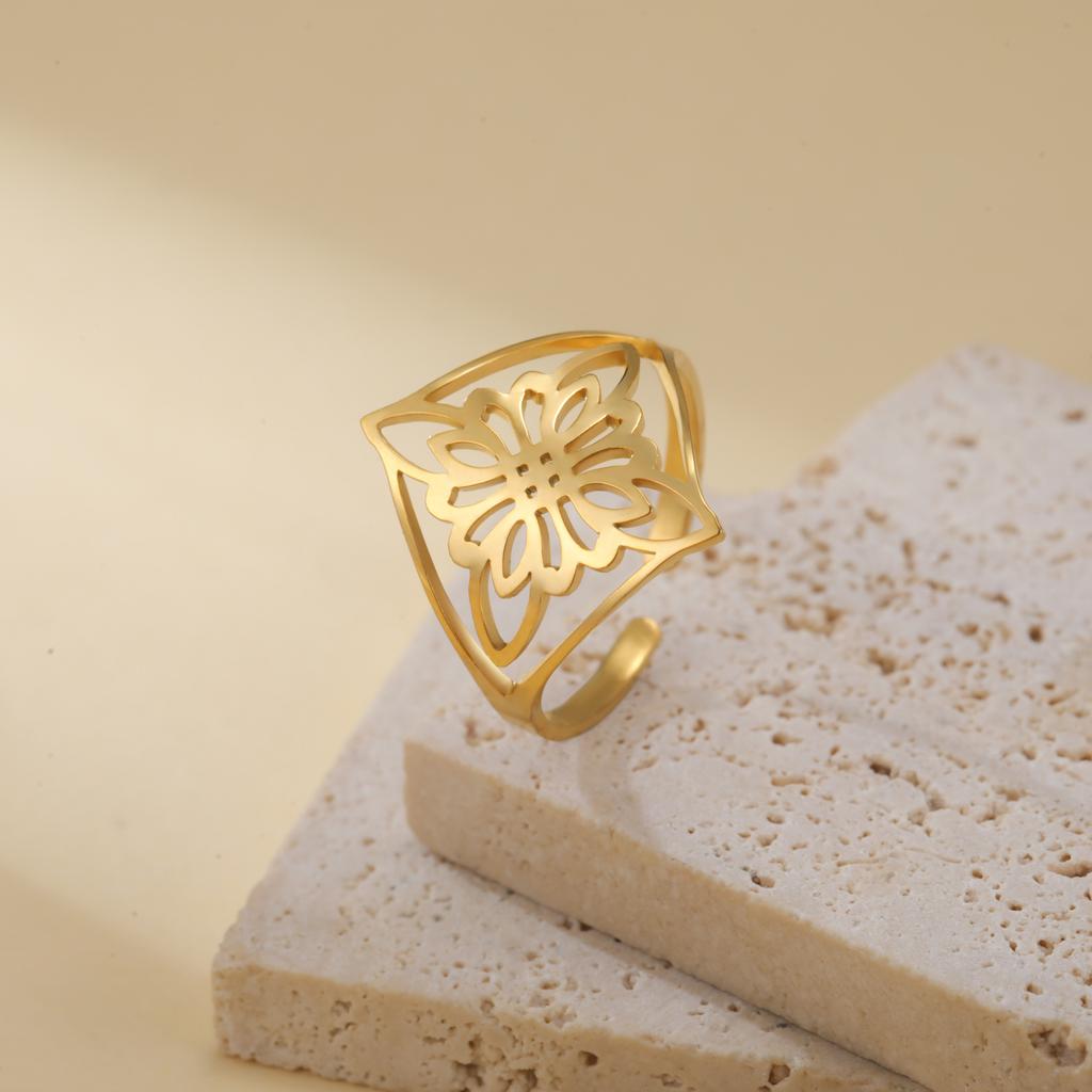 Fashion Flower Witch Knot Open Ring Stainless Steel Minimalist Charm Ring Retro Adjustable Irish Jewelry Gift