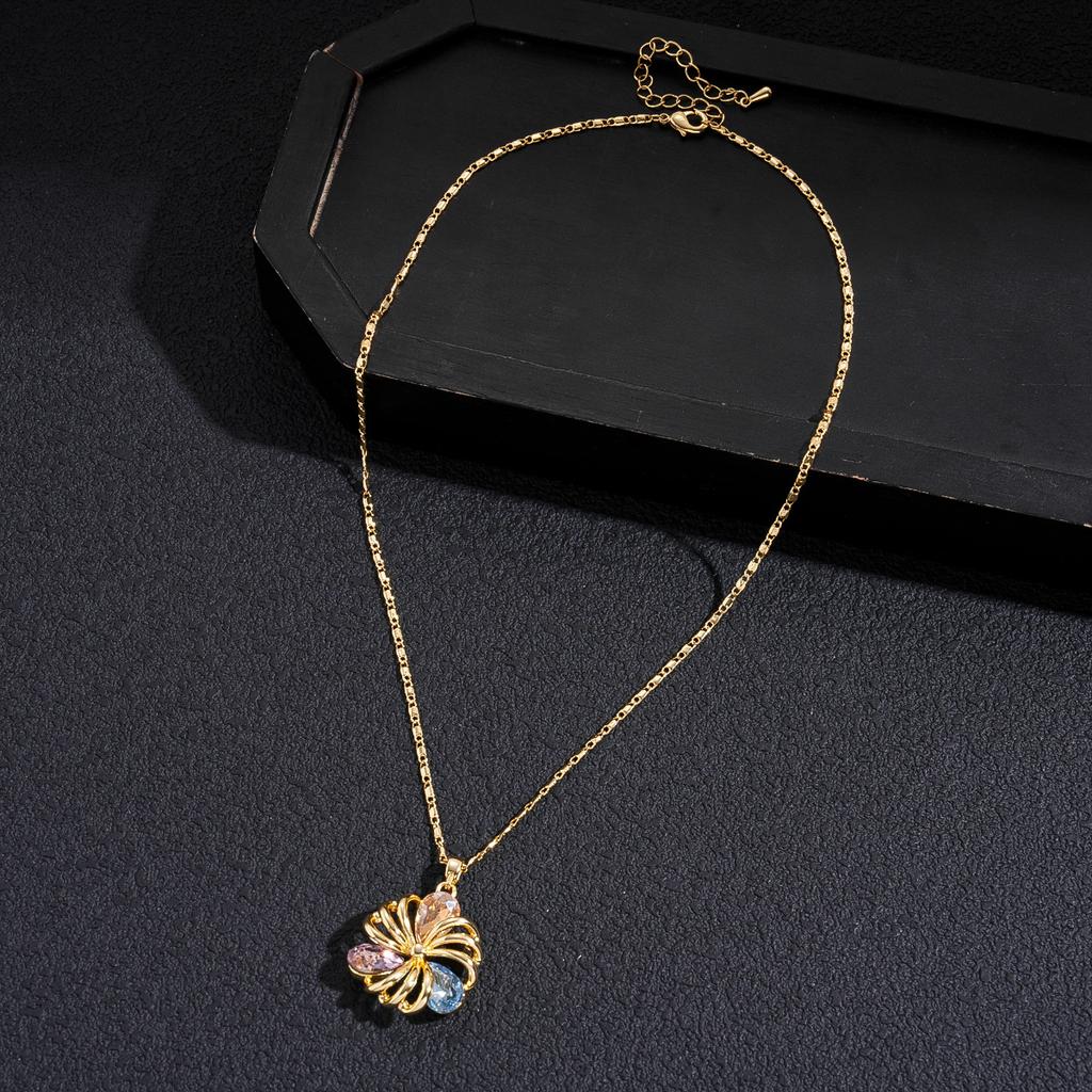 18K echtvergoldeter Zirkon Hohlblumen Anhänger Schlüsselbein Kette Halskette