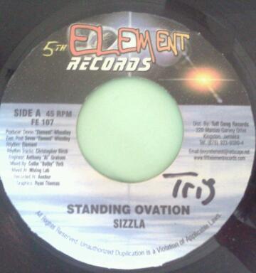 7inch Record SIZZLA / DANNY ENGLISH - Standing Ovation / Keep Diggin It FE107 5th Element Rec 2001 Jamaica Reggae, Ska & Dub Used