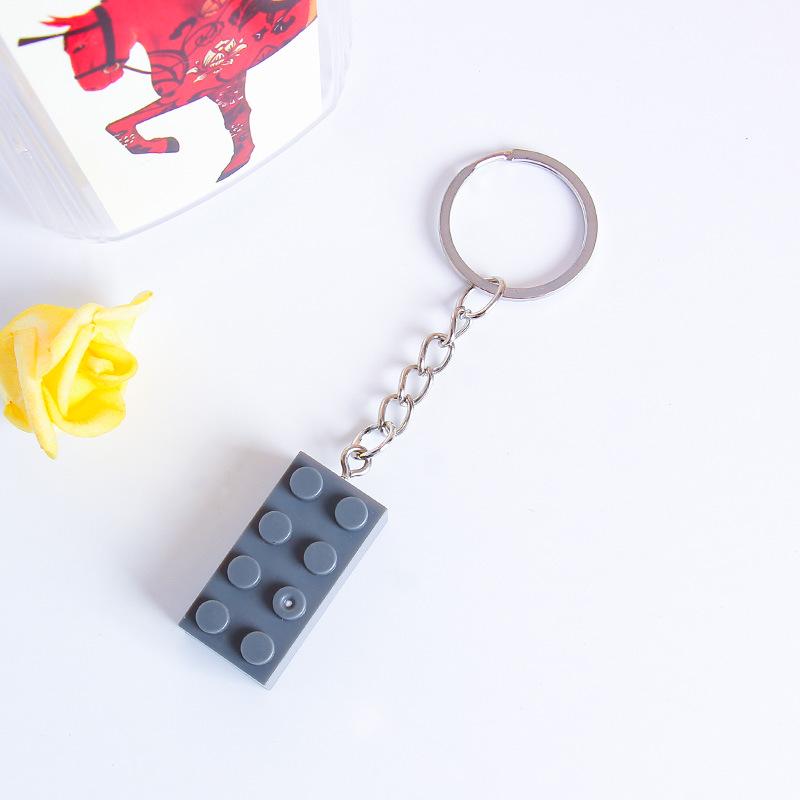 Bunte 2x4 Noppen Schlüsselanhänger: Personalisierter Taschenanhänger Ornament & Kleines Geschenk