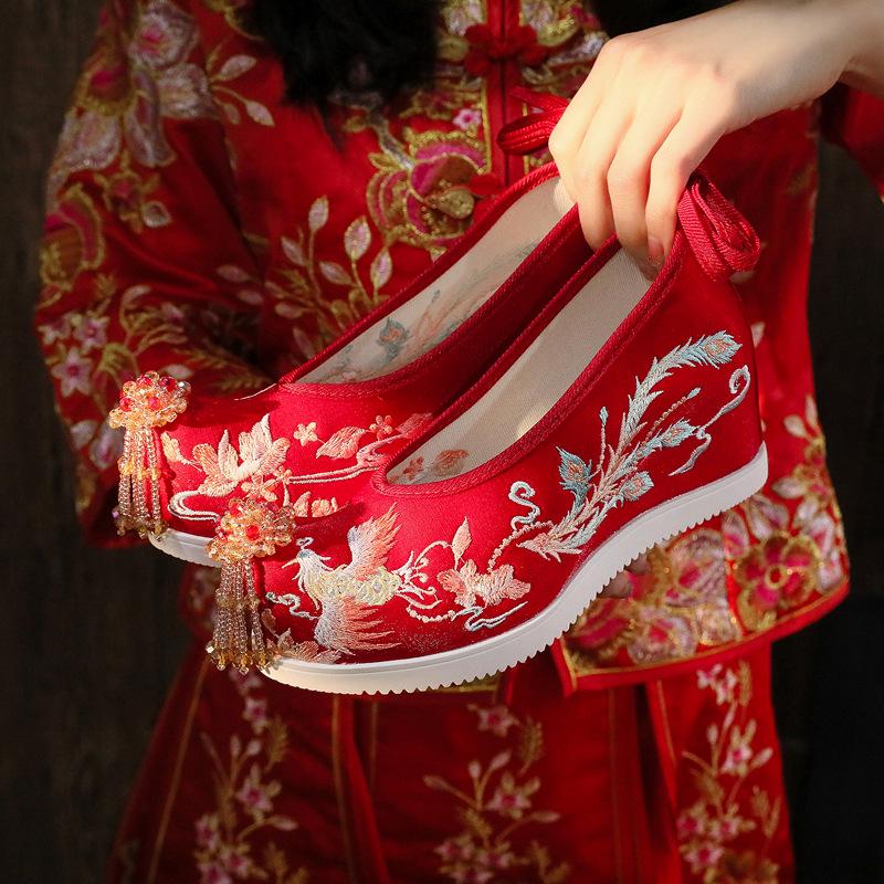 2025 Nové červené svatební boty s křišťálovými korálky, 7cm vnitřní styl Xiuhe, čínské přípitkové Hanfu starověké svatební boty