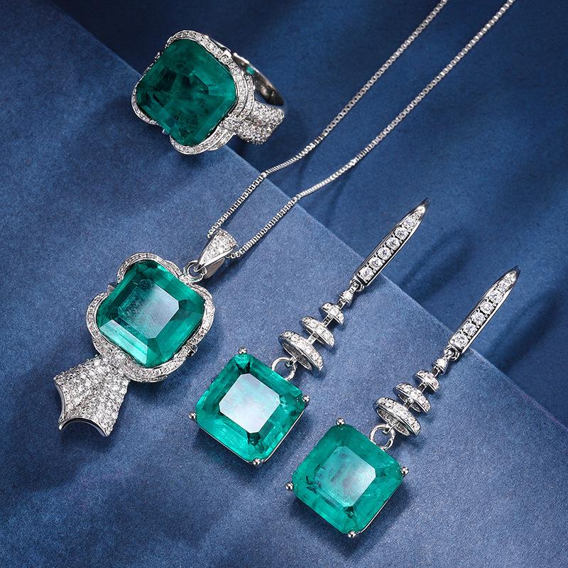 Jewelry Retro Simulation Emerald Butterfly Luxury Inlaid Princess Square Set Main Stone 14 * 14